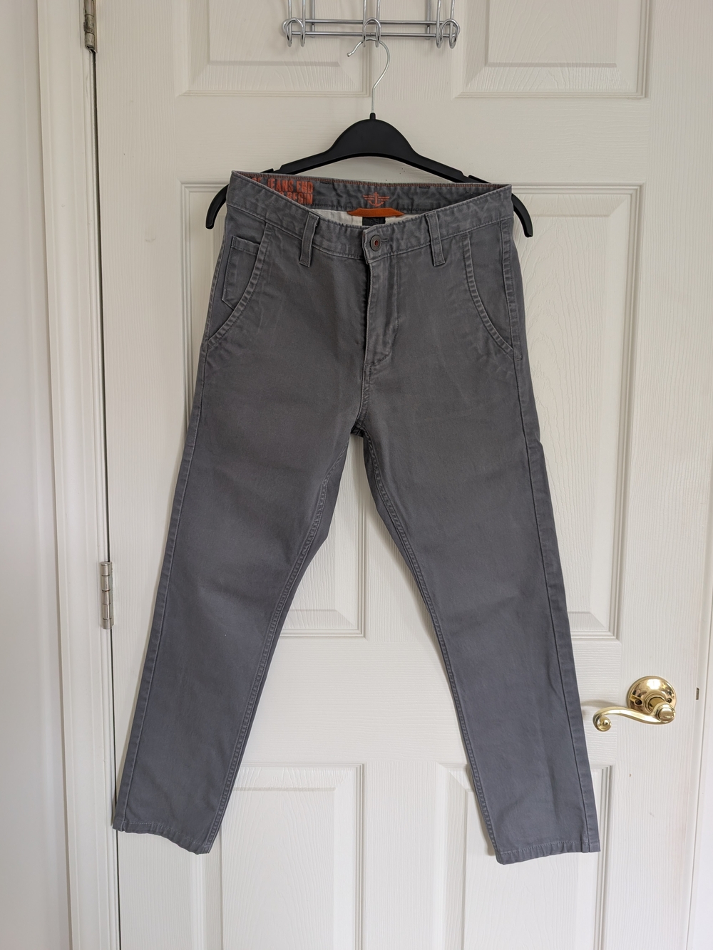 Dockers Alpha Men's Gray Slim Tapered Chinos